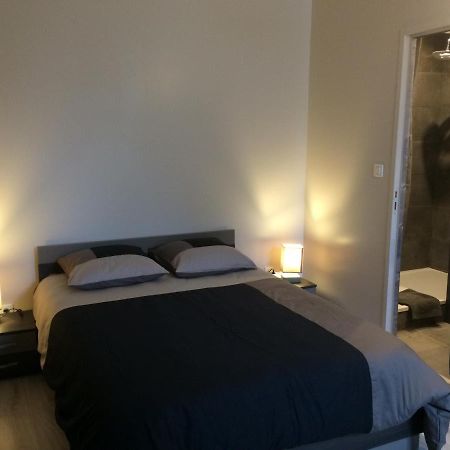 Studio Proche Gare Avec Kitchenette Et Wifi - Porte Rouge Thiviers Buitenkant foto