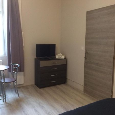 Studio Proche Gare Avec Kitchenette Et Wifi - Porte Rouge Thiviers Buitenkant foto