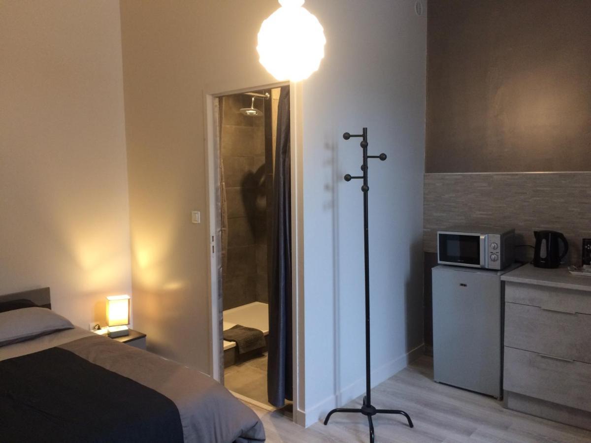 Studio Proche Gare Avec Kitchenette Et Wifi - Porte Rouge Thiviers Buitenkant foto