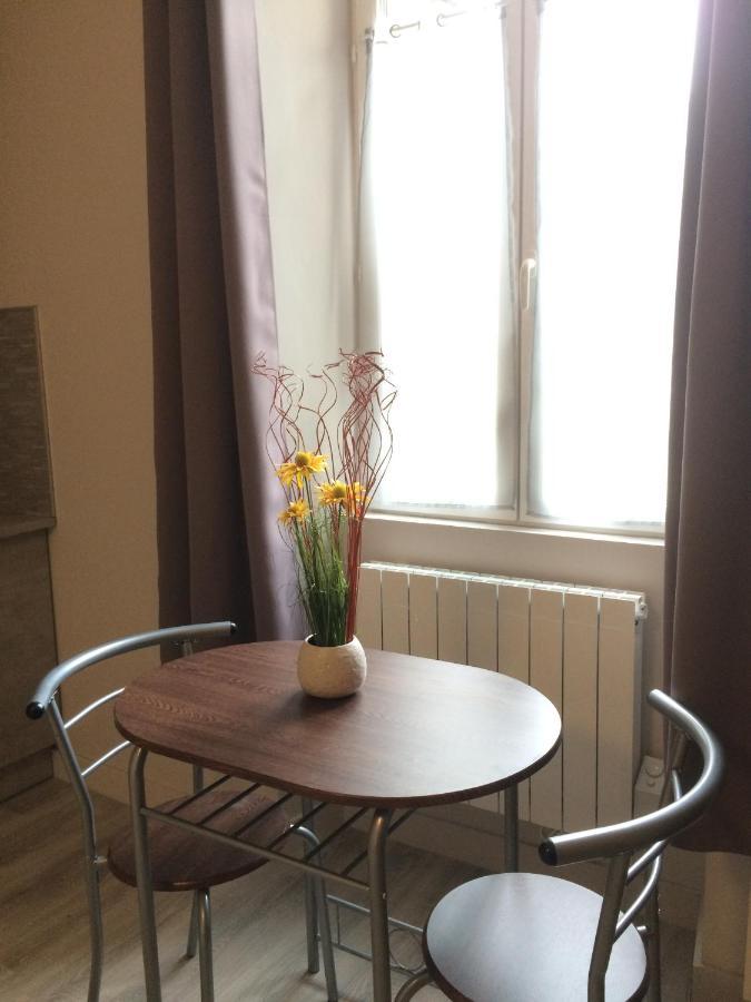 Studio Proche Gare Avec Kitchenette Et Wifi - Porte Rouge Thiviers Buitenkant foto